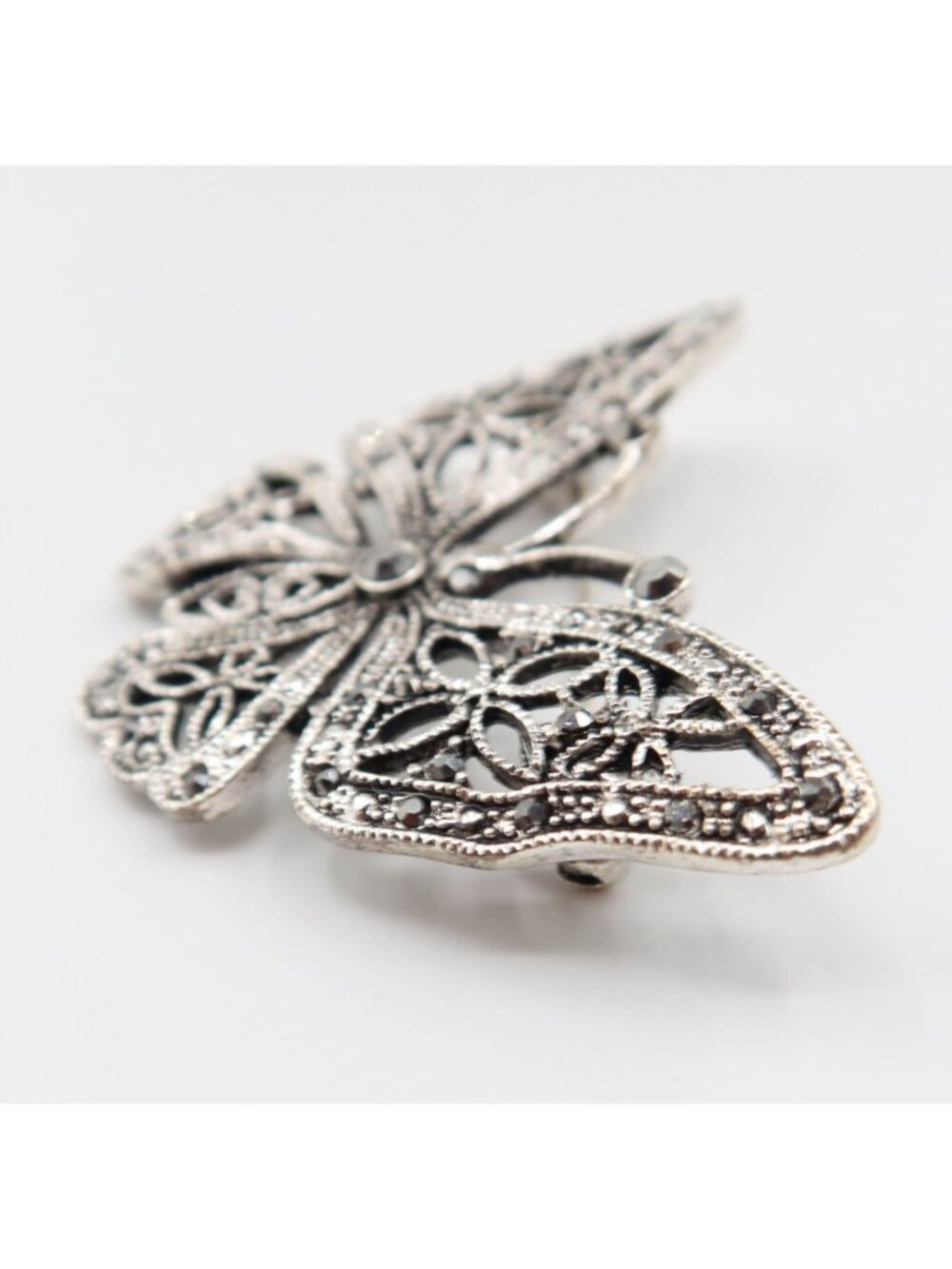 Marcasite & Silver Tone Butterfly Brooch Contemporary Fashion Unsigned 1.75"x1.5 - Picture 4 of 5